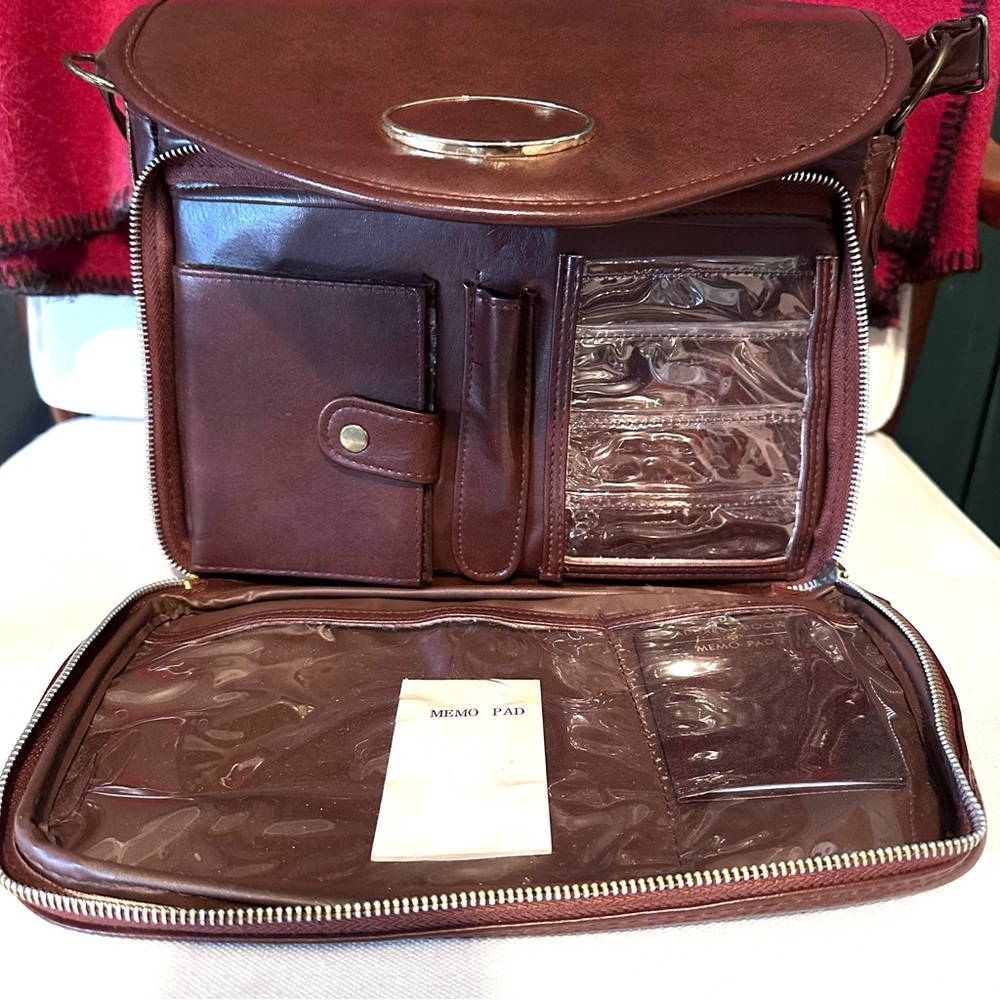 Adorable VGUC Vintage Brown Naugahyde Tandem Handbag - Picture 8 of 12